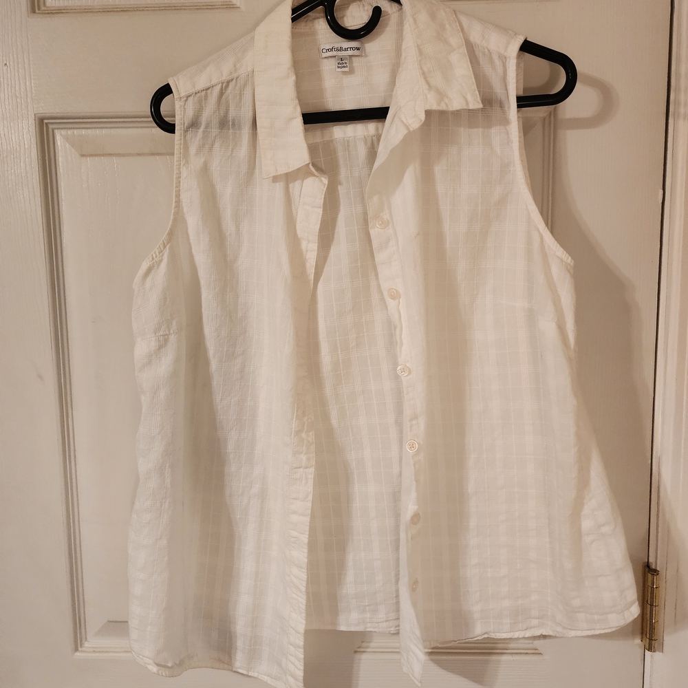 Croft & Barrow Ivory Sleeveless Button-Down Shirt